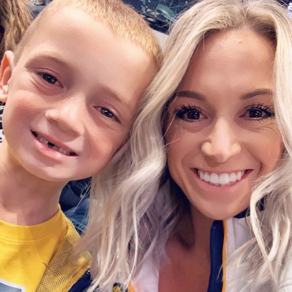 Meet your Posher, Cheyenne - Picture 2 of 4